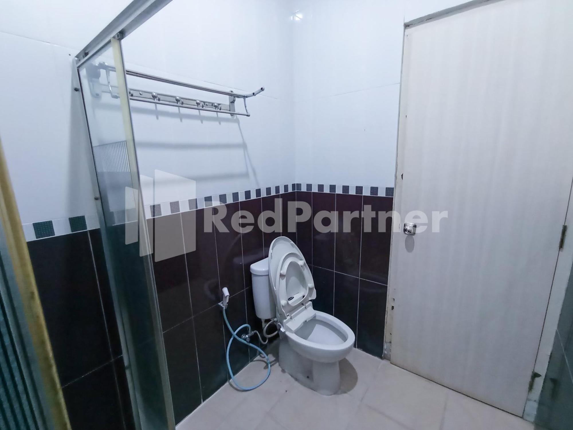 Nillo Hotel Kebumen Mitra Reddoorz Exterior foto