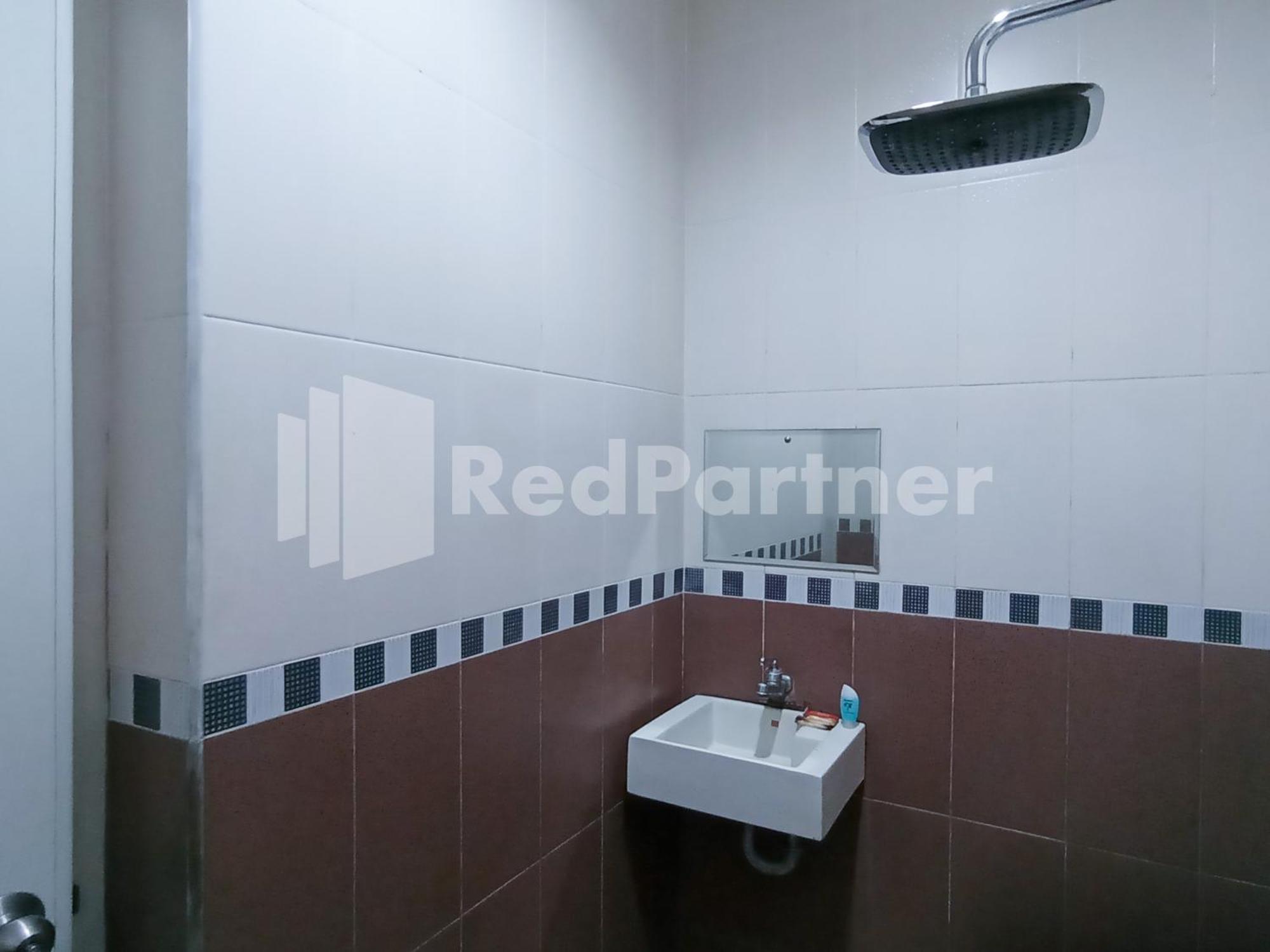 Nillo Hotel Kebumen Mitra Reddoorz Exterior foto