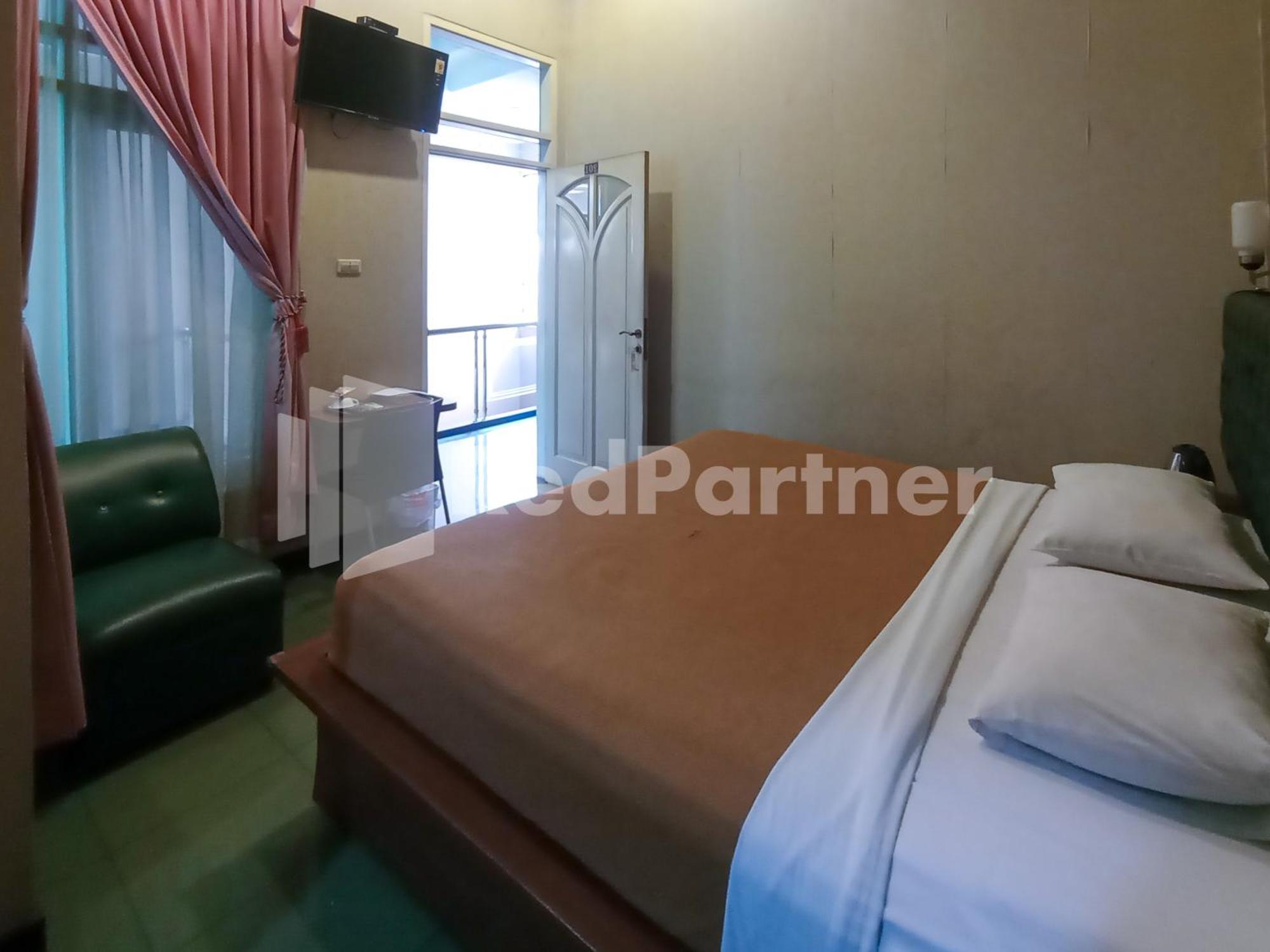 Nillo Hotel Kebumen Mitra Reddoorz Exterior foto