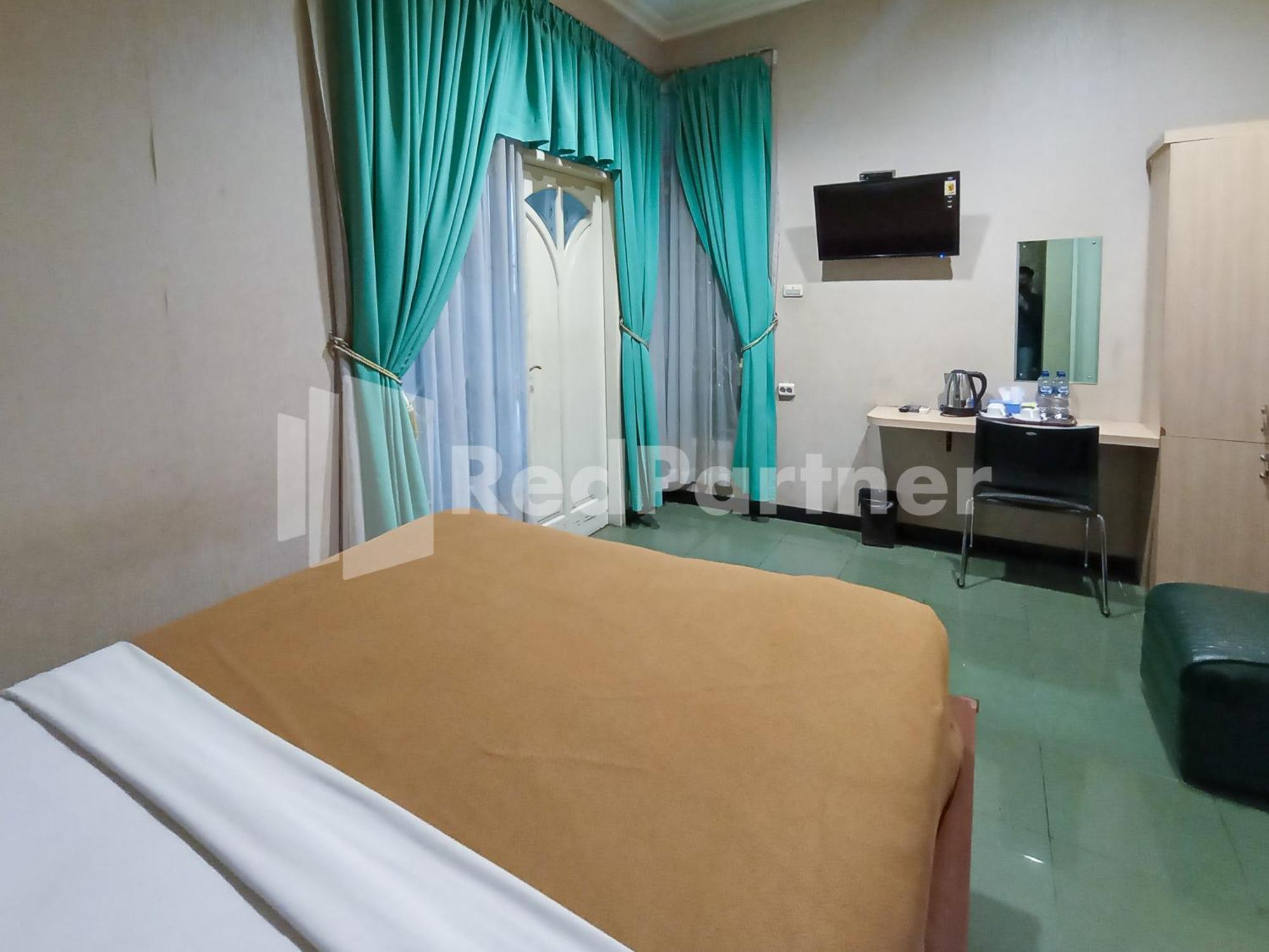 Nillo Hotel Kebumen Mitra Reddoorz Exterior foto