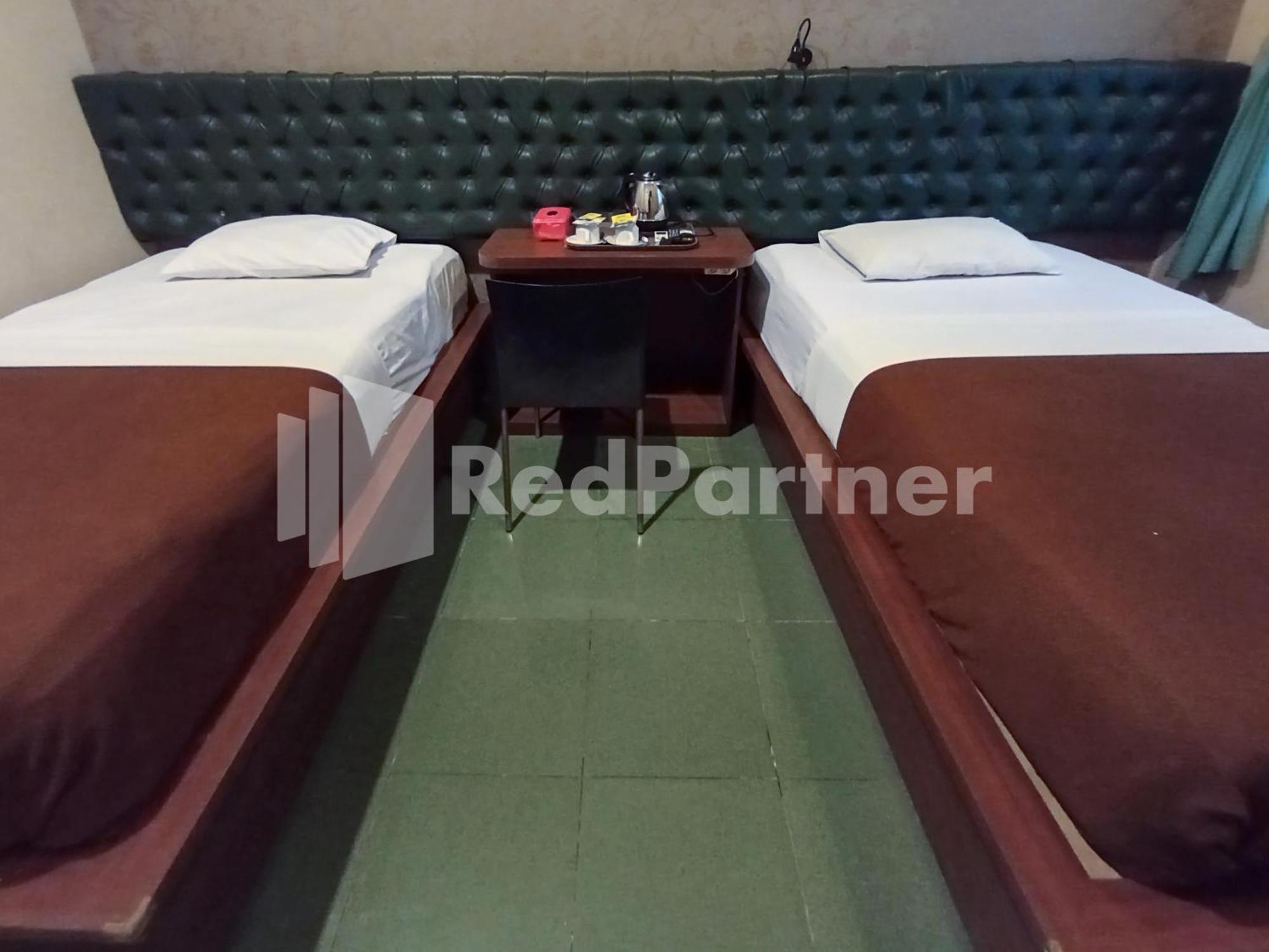 Nillo Hotel Kebumen Mitra Reddoorz Exterior foto