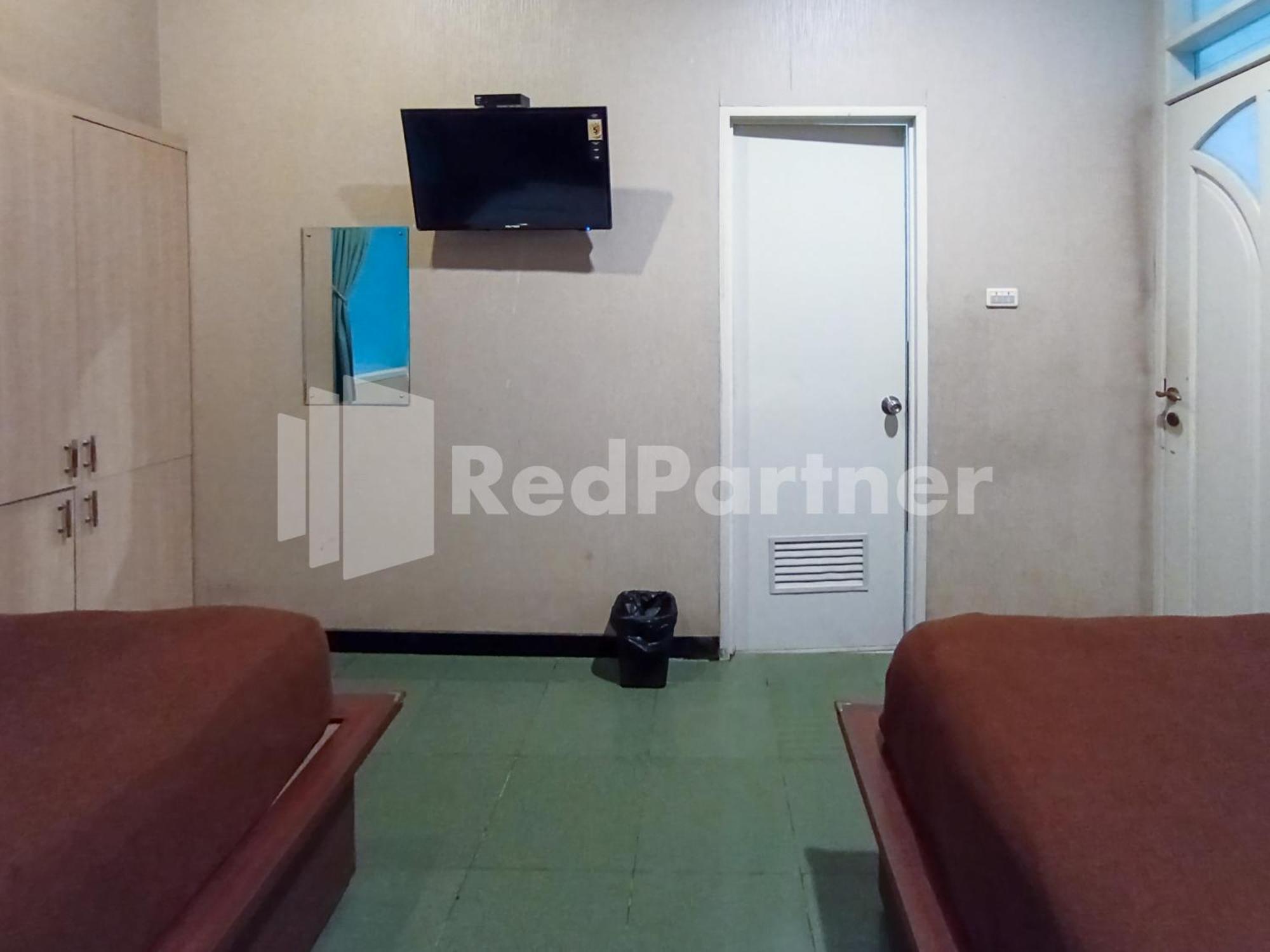Nillo Hotel Kebumen Mitra Reddoorz Exterior foto