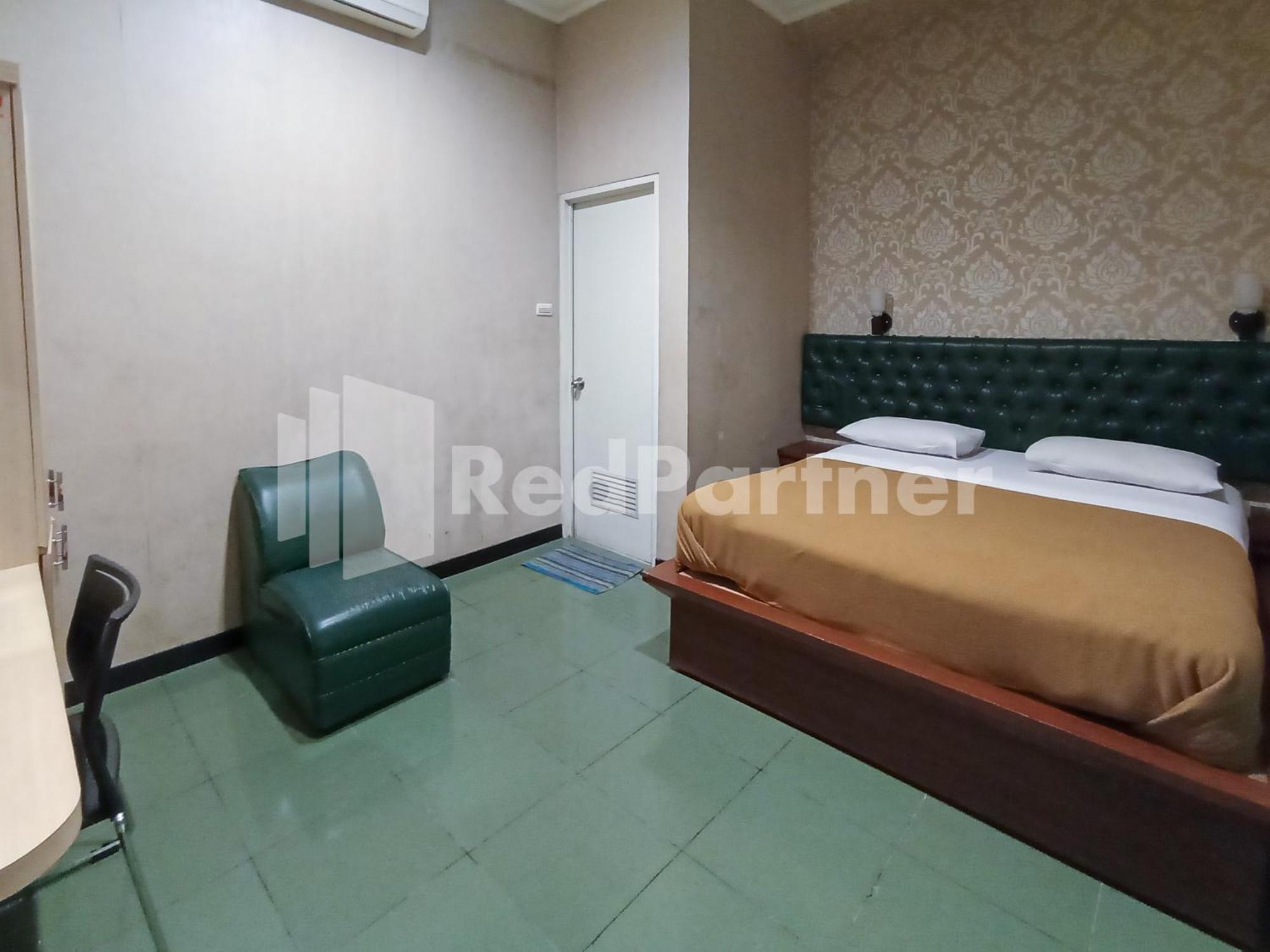 Nillo Hotel Kebumen Mitra Reddoorz Exterior foto