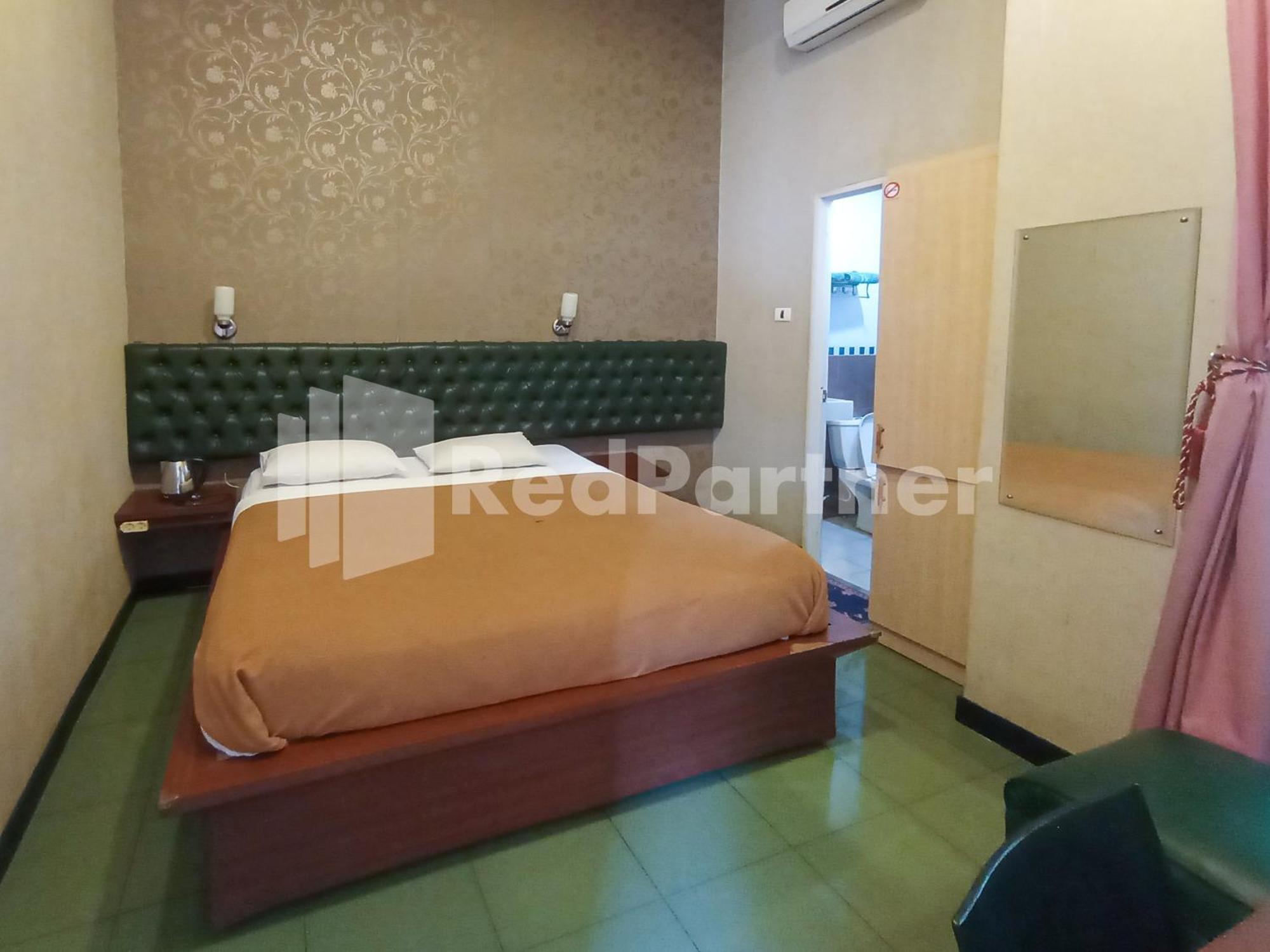 Nillo Hotel Kebumen Mitra Reddoorz Exterior foto