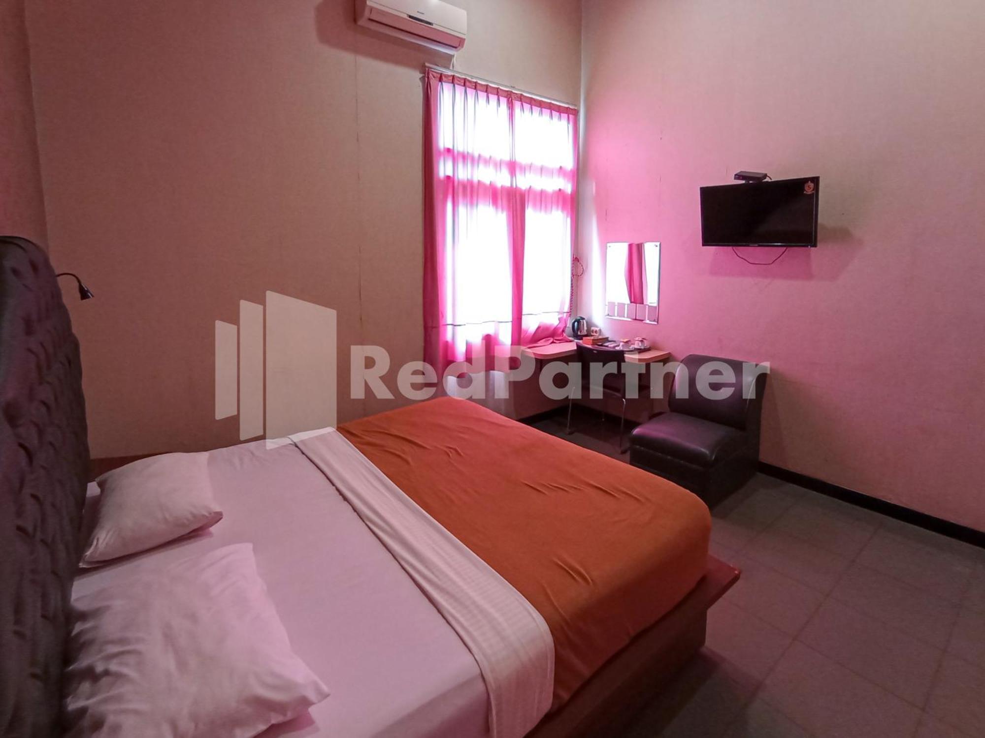 Nillo Hotel Kebumen Mitra Reddoorz Exterior foto