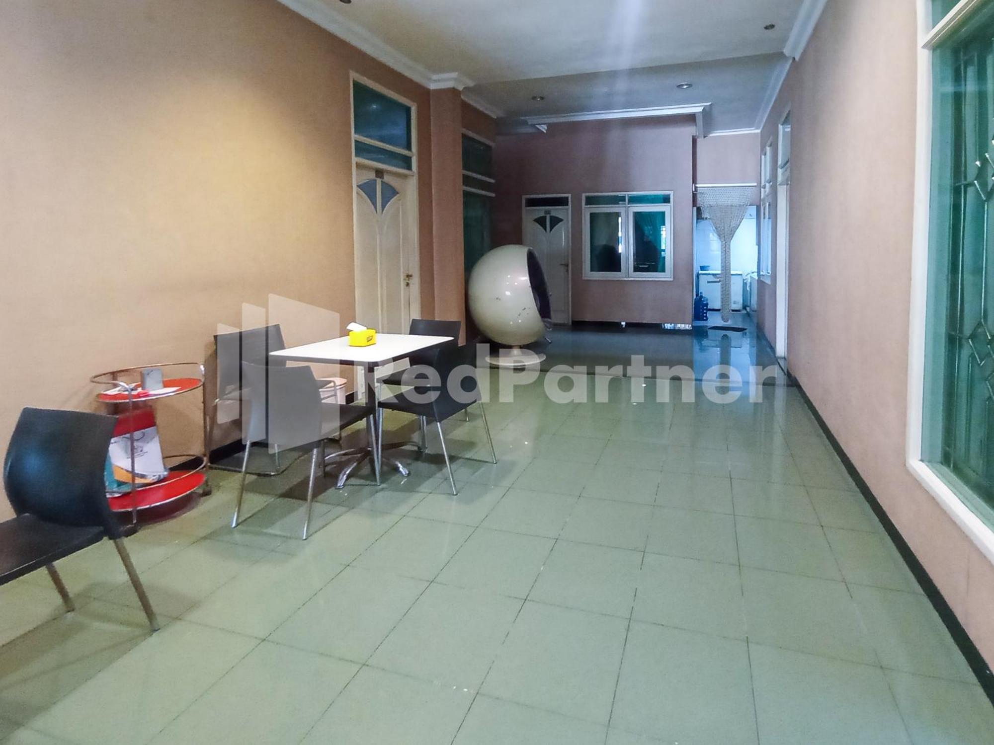 Nillo Hotel Kebumen Mitra Reddoorz Exterior foto